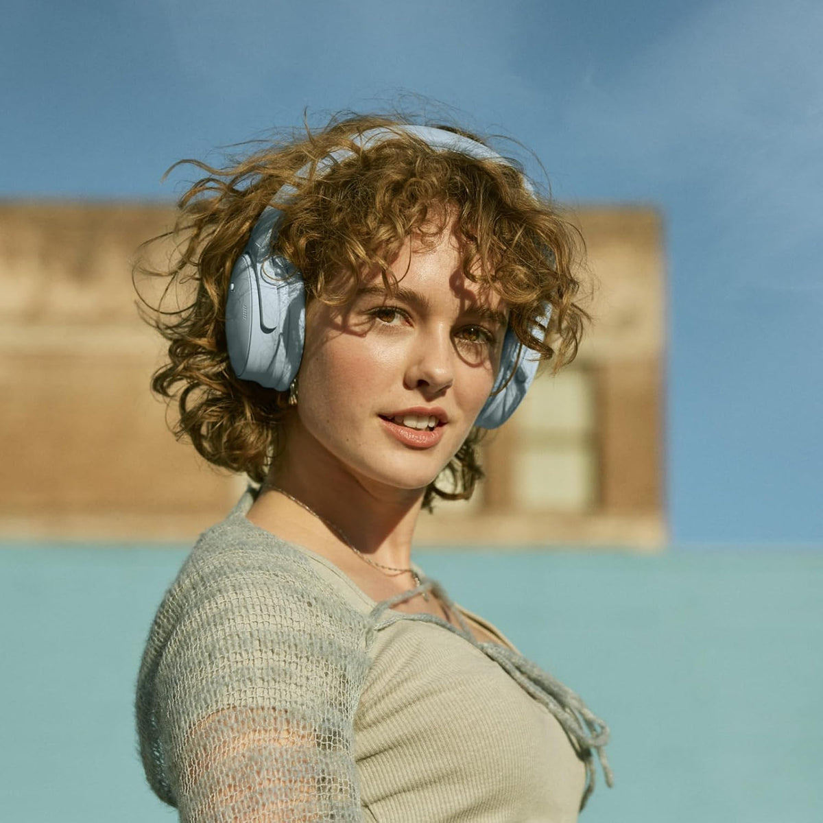 Bose QuietComfort Wireless Over-Ear Active Noise Canceling Headphones MOONSTONE BLUE : Bluetooth 5.1, Hybrid Noise Canceling Technology, 24Hr Playback, Plush Earcups